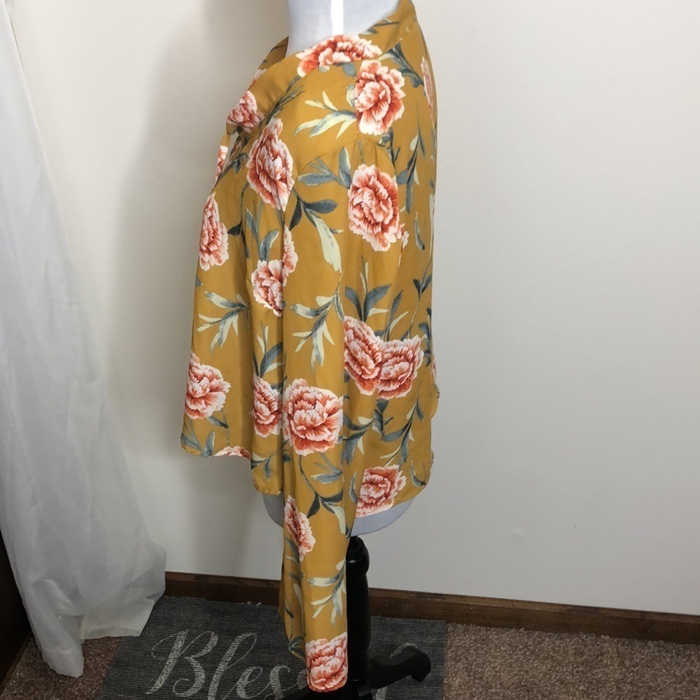 Bleuh ciel women’s yellow/ gold floral tie front blouse - Picture 5 of 7